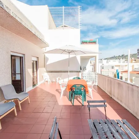 Houze_apartment W/ Terrace, Perfect For Surfers! Apartment